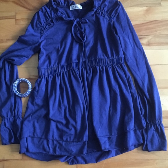 ⛄️❄️Beautiful top preloved❄️⛄️ - Picture 2 of 4